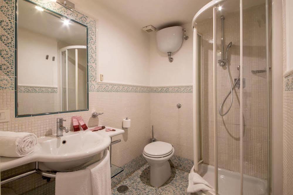 Suite Artis Barberini Rome Buitenkant foto